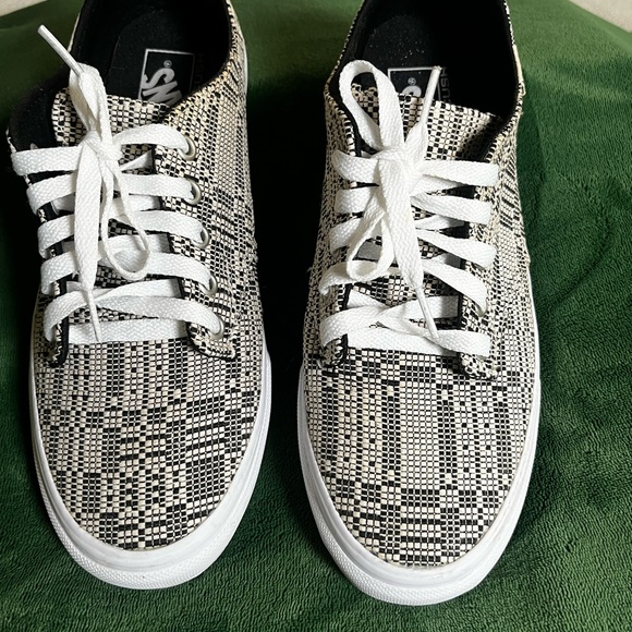 Vans Black and White Patterned Sneakers - Picture 3 of 10
